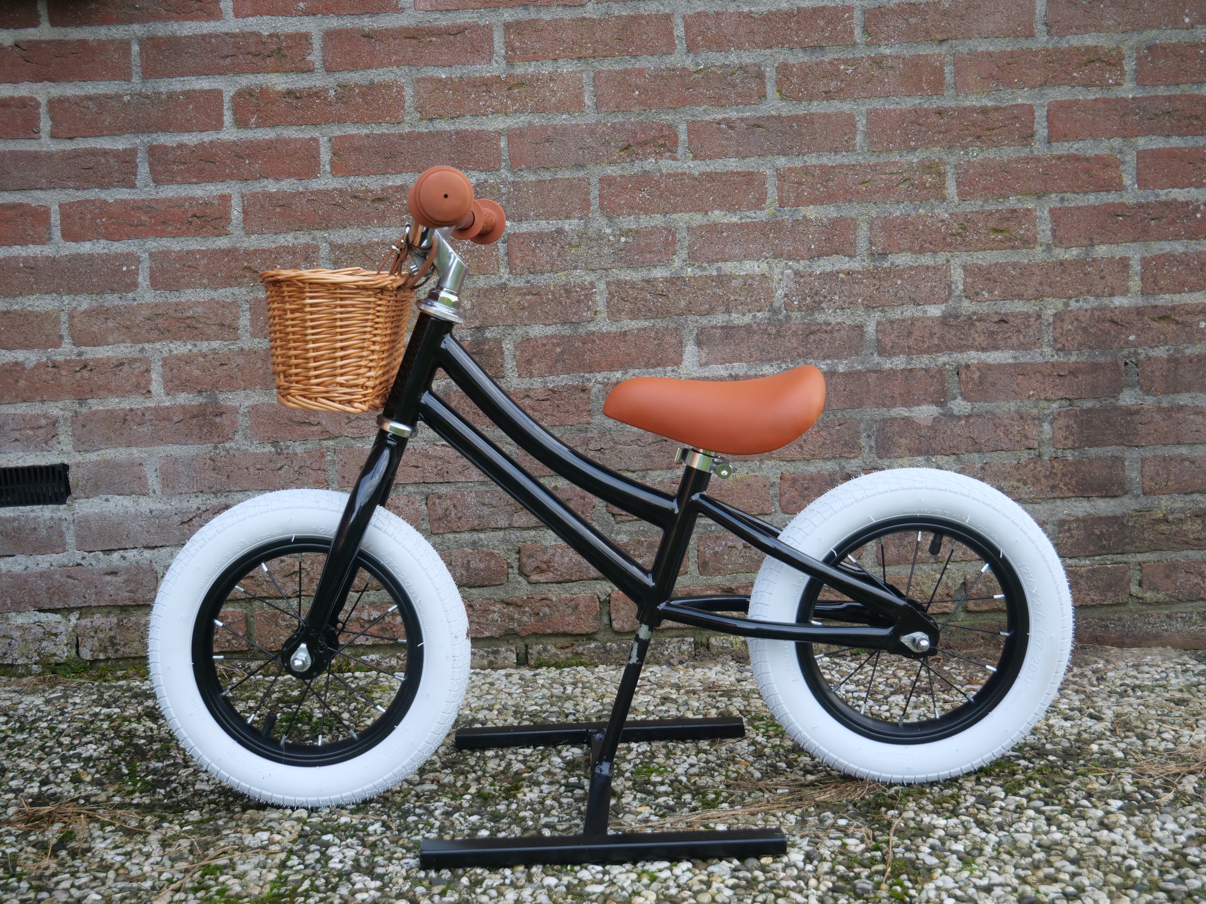 Royo Loopfiets Zwart zadel en stuur verstelbaar 2-4 jaar metaal luchtbanden